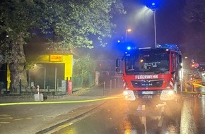 Feuerwehr Essen: FW-E: Brand in einem Supermarkt - Feuerwehr verhindert Großbrand