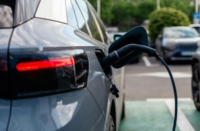Oehler Web: E-Auto-Boom: Warum Benziner und Diesel noch lange nicht wertlos sind