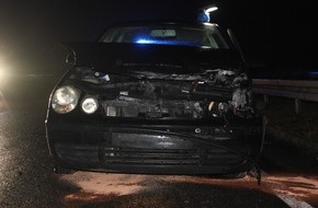 Polizei Bielefeld: POL-BI: Unfallfahrer flüchtet zu Fuß von der A 2