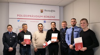 Polizeipräsidium Koblenz: POL-PPKO: Vier Männer für vorbildliches Verhalten geehrt