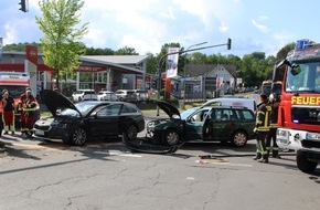 Polizei Rheinisch-Bergischer Kreis: POL-RBK: Overath - Ein Verletzter bei Verkehrsunfall im Kreuzungsbereich