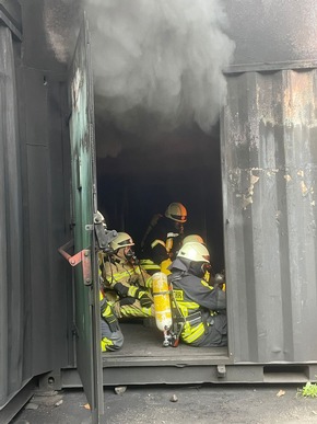 Feuerwehr Kalkar: Zusätzliches Atemschutztraining für die Kalkarer Feuerwehr