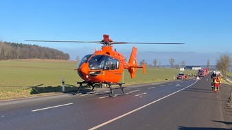 FW Düren: Schwerer Verkehrsunfall auf der K29: Erfolgreiche interkommunale Zusammenarbeit der Feuerwehren Düren, Hürtgenwald und Kreuzau