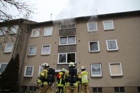 FW Menden: Rauchmelder verhindern Schlimmeres: Küchenbrand schnell entdeckt und gelöscht.