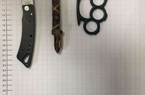 Bundespolizeidirektion Sankt Augustin: BPOL NRW: Schlagring, Einhandmesser, Kubotan - Bundespolizei stellt 34-Jährigen mit gefährlichen Gegenständen
