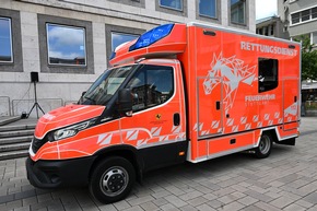 FW Stuttgart: Vorstellung einer neuen Designlinie für die Feuerwehr Stuttgart
