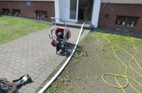 Feuerwehr Heiligenhaus: FW-Heiligenhaus: Rauchentwicklung aus Dachfenster (Meldung 23/2021)