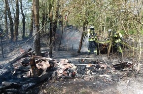 Polizei Minden-Lübbecke: POL-MI: Holzschuppen brennt nieder - Wind facht Reste eines Osterfeuers an