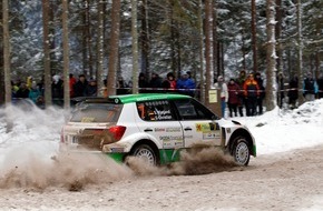 Skoda Auto Deutschland GmbH: SKODA Piloten Lappi/Ferm führen die Rallye Lettland an, Wiegand/Christian auf Platz fünf (FOTO)