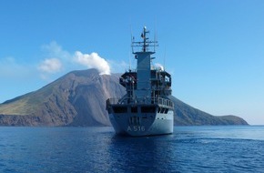 Presse- und Informationszentrum Marine: Deutsche Marine: Wer hat hier den größten "Schlot"?