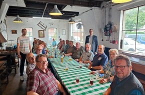 Freiwillige Feuerwehr Bedburg-Hau: FW-KLE: Bürgermeister und Leiter der Feuerwehr danken den Alterskameraden: Feuerwehr-Senioren trafen sich in alter Dorfschmiede