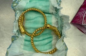 Hauptzollamt K&ouml;ln: HZA-K: Goldschmuck im Wert von rund 20.000 Euro in Babywindeln versteckt / K&ouml;lner ZOLL vereitelt Schmuggelversuch am Flughafen