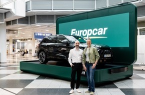 Europcar Mobility Group: Definitiv kein Handgep&auml;ck: Europcar &uuml;berrascht M&uuml;nchner Flugg&auml;ste mit Riesenkoffer
