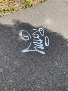 POL-KLE: Kranenburg - Gegenstände mit Farbe besprüht und Verkehrsschilder entwendet: Gemeinde setzt Belohnung aus