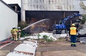 Feuerwehr Dresden: FW Dresden: Brand in Recyclingunternehmen: Lageupdate 14:00 Uhr