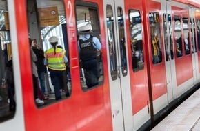Bundespolizeiinspektion Frankfurt/Main: BPOL-F: Mann stürzte im Bahnhof Frankfurt-Süd gegen einfahrende S-Bahn