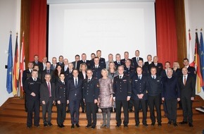 Deutscher Feuerwehrverband e. V. (DFV): Bund, Länder und Feuerwehren reagieren auf Waldbrände / 1. Waldbrandkonferenz von DFV und AK V der Innenministerkonferenz identifiziert wichtige Themenfelder