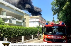 Feuerwehr München: FW-M: Brennende Baustoffe bei Dacharbeiten (Solln)