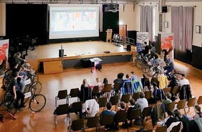 Koehler Group: Koehler Group Supports “Pedal-Powered Cinema” Initiative at Schiller-Gymnasium (High School) in Offenburg