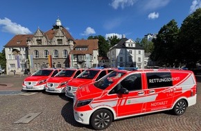 Feuerwehr Bergisch Gladbach: FW-GL: Feuerwehr Bergisch Gladbach stellt vier neue Notarzteinsatzfahrzeuge in Dienst - Moderne Technik für eine leistungsfähige Notfallversorgung