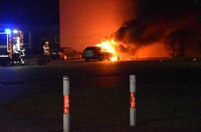 Polizeiinspektion Wilhelmshaven/Friesland: POL-WHV: PKW auf Parkplatz ausgebrannt