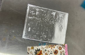 Hauptzollamt Potsdam: HZA-P: Potsdamer Zoll zieht berauschende Postsendung aus dem Verkehr / Kokain anstelle von Urlaubsgr&uuml;&szlig;e aus Spanien