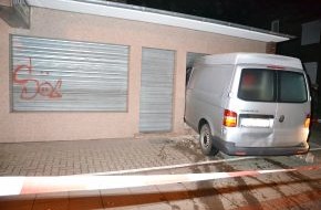 Polizeidirektion Hannover: POL-H: Zeugenaufruf!
Blitzeinbruch in Schmuckgeschäft