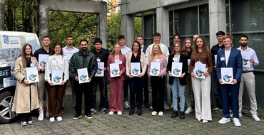 Hauptzollamt Singen: HZA-SI: Berufseinsteiger beim Hauptzollamt Singen/ 42 junge Menschen starten ihre Ausbildung bzw. ihr Studium beim Hauptzollamt Singen