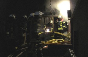 Feuerwehr der Stadt Arnsberg: FW-AR: Rauchmelder warnt Hausbewohner vor Kellerbrand