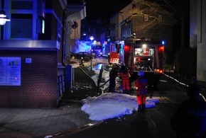 FW-MK: Zwei Fahrzeuge brannten in Letmathe - Polizei ermittelt in Richtung Brandstiftung