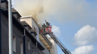 Feuerwehr Mülheim an der Ruhr: FW-MH: Mehrere Einsätze gleichzeitig für die Einsatzkräfte für die Feuerwehr Mülheim an der Ruhr!