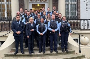 Polizeipräsidium Recklinghausen: POL-RE: Dialogveranstaltung in der Villa ten Hompel mit den Neuzugängen von der HSPV NRW Aus der Vergangenheit für die Zukunft lernen