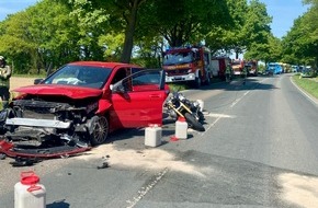 Freiwillige Feuerwehr Hünxe: FW Hünxe: Vier Verletzte nach Verkehrsunfall zwischen zwei Pkw und einem Motorrad