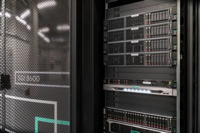 SKODA AUTO nimmt leistungsfähigsten gewerblichen Supercomputer in Tschechien in Betrieb (FOTO)