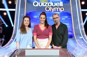 ARD Das Erste: Die "Deutschmanns" gegen den Olymp: Klara und Heikko Deutschmann bei Esther Sedlaczek / "Quizduell-Olymp" am Freitag, 21. Juli, 18:50 Uhr im Ersten