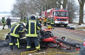 Polizeiinspektion Stade: POL-STD: 26-jähriger Autofahrer bei Verkehrsunfall tödlich verletzt