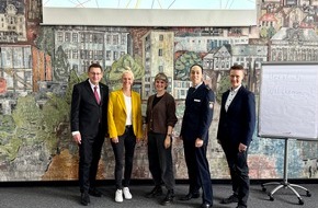 Polizeipräsidium Hamm: POL-HAM: Für Vielfalt und Akzeptanz: Polizei Hamm bildet sich zum Umgang mit LSBTIQ*-Gemeinschaft fort