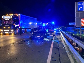 FW-ROW: Schwerer Verkehrsunfall mit brennendem Pkw