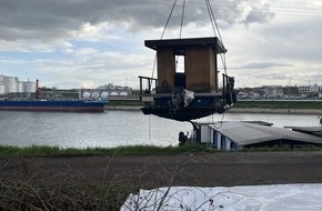 Polizeipr&auml;sidium Einsatz, Logistik und Technik: PP-ELT: Sinkendes Sportboot verursacht Gew&auml;sserverunreinigung