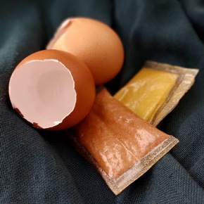 Recycelte Eierschalen als essbare Lebensmittelverpackung: 5 Studentinnen brillieren mit preisgekröntem Produkt