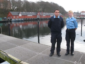 Deutsche Marine - Pressemeldung (Feature): Navigation mit Kursdreieck, Zirkel und Karte - Offiziersanwärter aus Brandenburg und Baden-Württemberg zu Beginn ihrer Marinekarriere