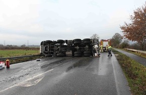 Feuerwehr Pulheim: FW Pulheim: Betonmischer umgekippt