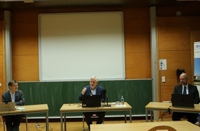 Universität Koblenz: Bischof diskutierte mit Kultursoziologen über die Zukunft der Kirche