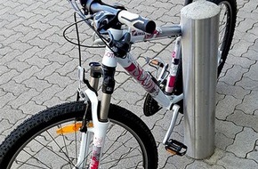 Polizeipräsidium Westpfalz: POL-PPWP: Fahrrad weg - Schloss unbeschädigt