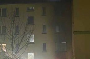 Feuerwehr Essen: FW-E: Zimmerbrand im Essener S&uuml;dostviertel - vierk&ouml;pfige Familie rettet sich selbstst&auml;ndig ins Freie