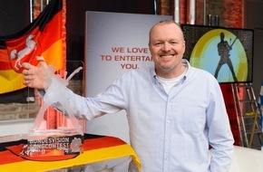 ProSieben: Stefan Raab: "Seit zehn Jahren bekommt beim 'Bundesvision Song Contest' moderne, deutschsprachige Musik ihre Bühne. Wo sonst im deutschen Fernsehen gibt es das noch?" (FOTO)