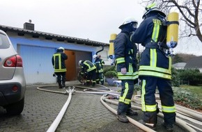Feuerwehr der Stadt Arnsberg: FW-AR: Brand von Weihnachts-Deko endet glimpflich