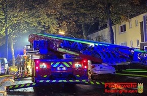 Feuerwehr Recklinghausen: FW-RE: Kellerbrand im Mehrfamilienhaus mit 2 schwer verletzten Person - Feuerwehr und Rettungsdienst im Großeinsatz