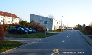 Polizeiinspektion Güstrow: POL-GÜ: Zeugen zu Fahrzeugdiebstahl in Sarmstorf gesucht