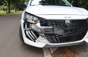 Kreispolizeibehörde Herford: POL-HF: Verkehrsunfall mit Sachschaden und Flucht- Zeugen folgen Unfallverursacher